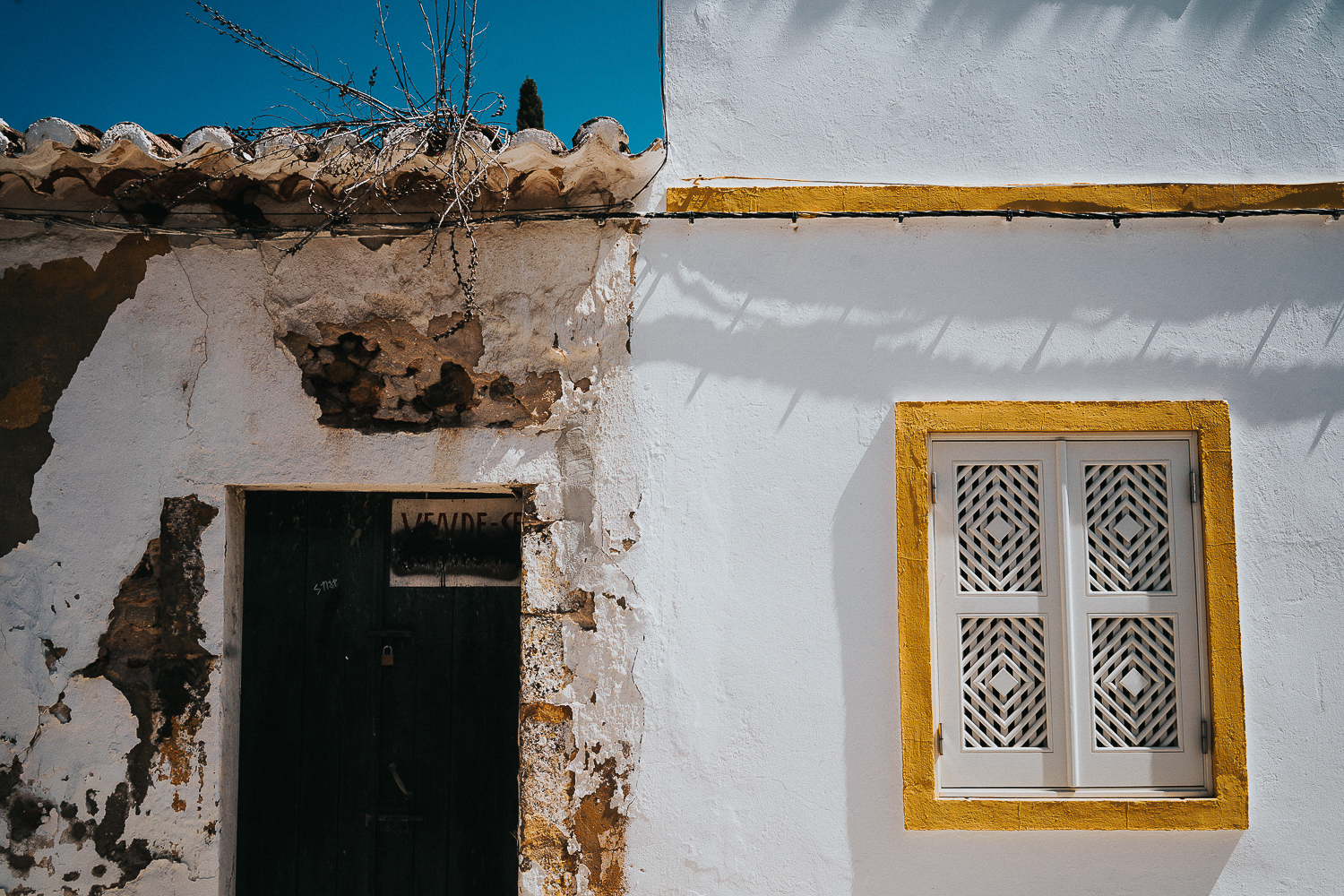 street photo doorway in algarve