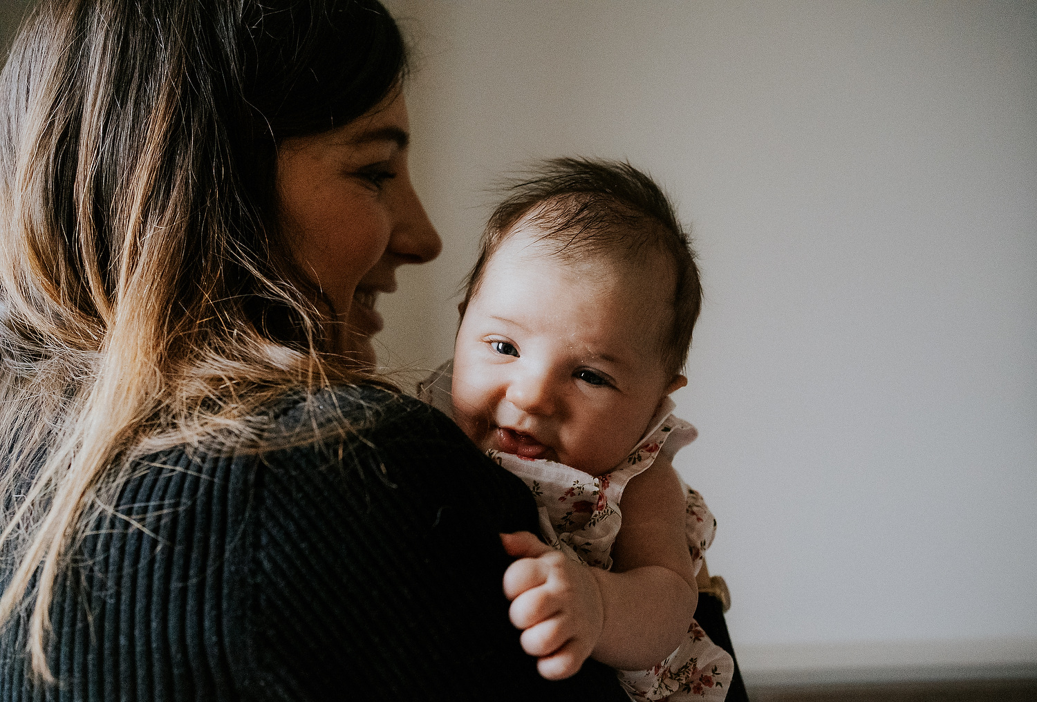 mum and baby newborn photography in hammersmith